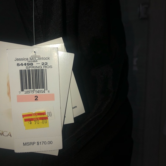 Formal dress - Picture 4 of 6